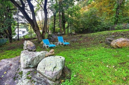 1 Hunters Ln, Ansonia CT  06401-2022 exterior