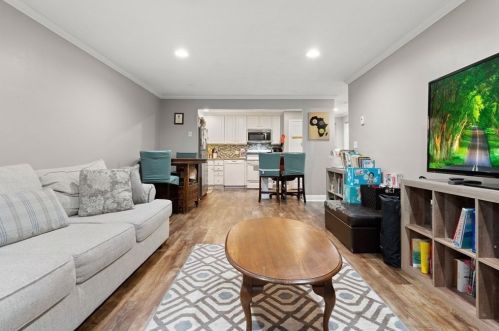 70 Warren Ave, Chelsea, MA 02150-2134