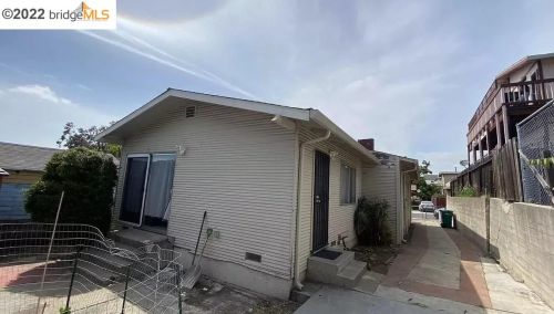 2768 78th Ave, Oakland CA  94605-3302 exterior