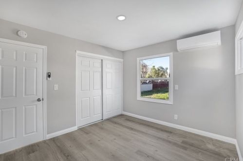 561 Royal Ave, Simi Valley CA  93065-4246 exterior
