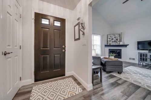 1023 Timberwood Dr, Beaver Falls PA 15010-1613 exterior