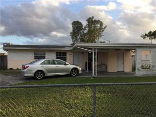 7810 Hood St, Hollywood, FL 33024-2528
