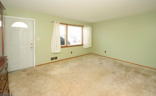 32 Winslow Pl, West Paterson NJ  07424-2924 exterior