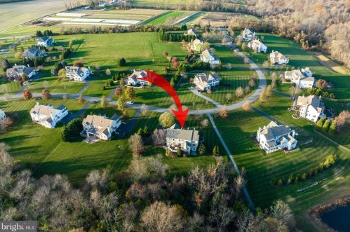 22 Cumberland Dr, Downingtown, PA 19335-1567