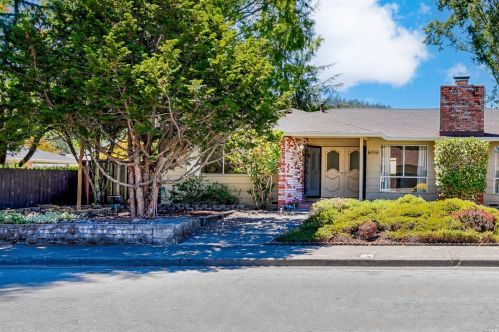 6596 Meadowridge Dr, Santa Rosa, CA 95409-5863
