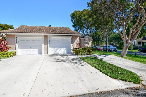 8425 Springlake Dr, Boca Raton FL  33496-4904 exterior