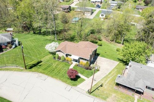 6324 Jack St, Finleyville, PA 15332-1008