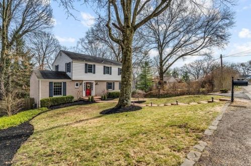 107 Westchester Dr, Pittsburgh, PA 15237-1298