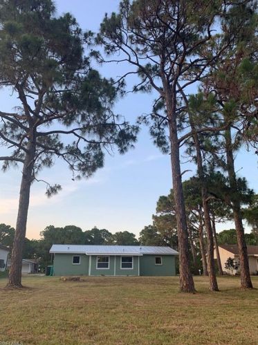 3711 Tangelo Dr, Saint James City FL  33956-2547 exterior