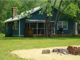 7 Wildwood Dr, Ashland, NH 03217-4325