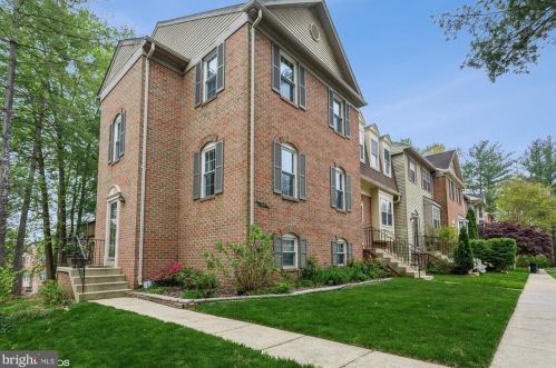 7092 Solomon Seal Ct, Springfield VA  22152-3151 exterior