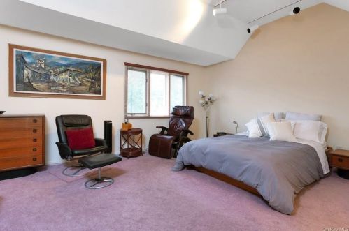 45 Spg Pond Dr, Crotonville NY  10562-2034 exterior