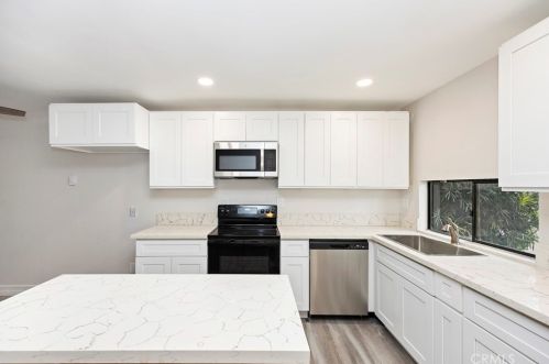 7797 Stalmer St, San Diego, CA 92111-4429