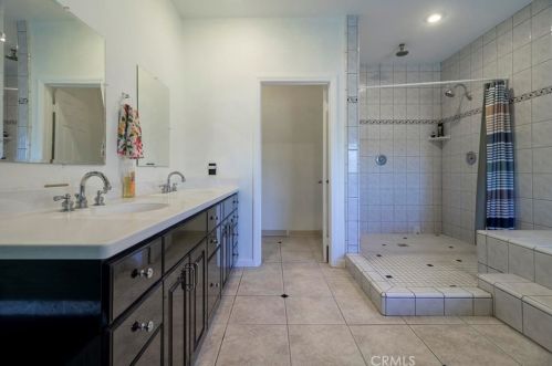 210 Davis St, Lake Elsinore CA  92530-3226 exterior