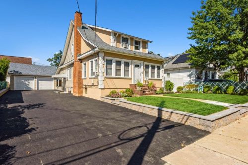 23 Harts Ave, Roosevelt, NY 11575-2222