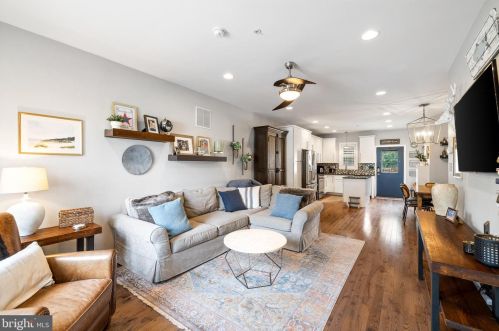 808 Girard Ave, Philadelphia, PA 19123-1208