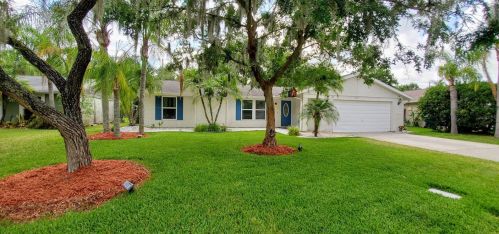 555 Longwood Cir, Oldsmar, FL 34677-4581