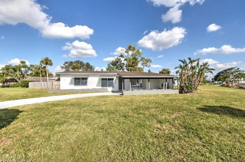 116 Lake Ave, Lehigh Acres, FL 33936-6428