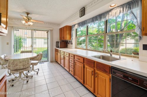 18 Baker Dr, Jackson Twp NJ 08527-3909 exterior