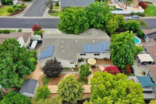 311 Edgewood Dr, Vacaville CA  95688-3602 exterior