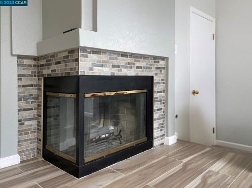 11801 Newbridge Way, Pleasanton CA  94568-2354 exterior