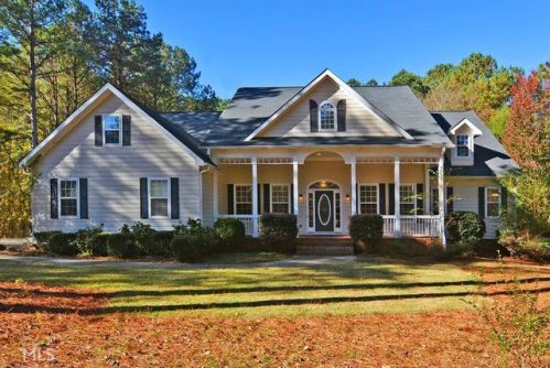220 Manor Dr, Fayetteville, GA 30215-7618