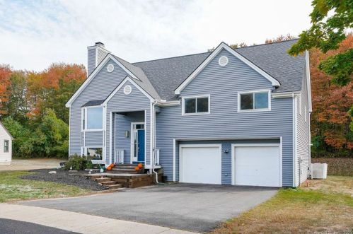 82 Meadowbrook Dr, Manchester, CT 06042-8513