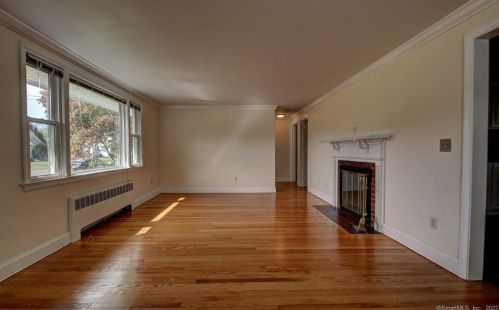 32 Indian Hl Rd, Milford CT  06460-7241 exterior