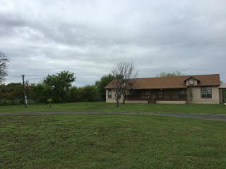 1223 Ctr St, Sabinal TX  exterior