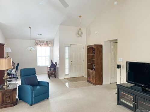 127 Un Rdg Dr, Englewood OH 45322-8773 exterior