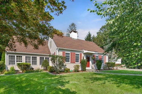 11 Hickory Hill Rd, North Haven, CT 06473-2916