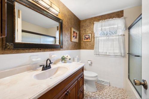 10 Lee Dr, Lyme CT  06371-2111 exterior