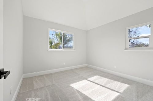 24370 Mornington Dr, Santa Clarita CA  91355-2037 exterior