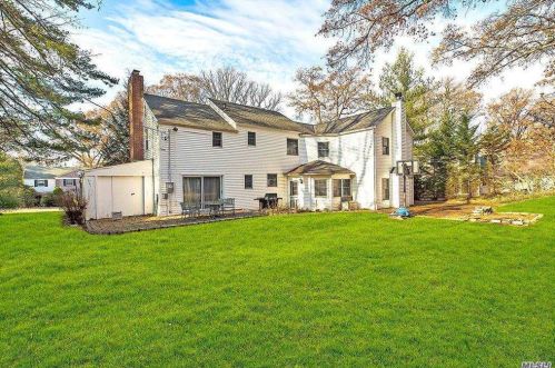 21 Fox Hunt Ln, Great Neck, NY 11020-1229