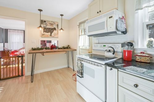 34 Twin Cedar Ln, Northport NY  11768-2232 exterior