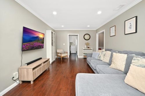 6654 Turnergrove Dr, Lakewood CA  90713-2752 exterior