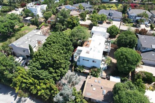 273 Hillcrest Dr, Encinitas CA 92024-1562 exterior