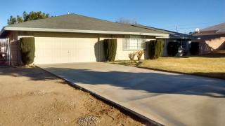 9355 Sierra Vista Rd, Phelan, CA 92371-8484