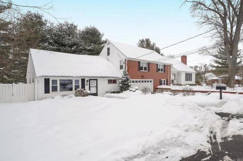 30 Minerick Dr, Stony Point, NY 10980-1821