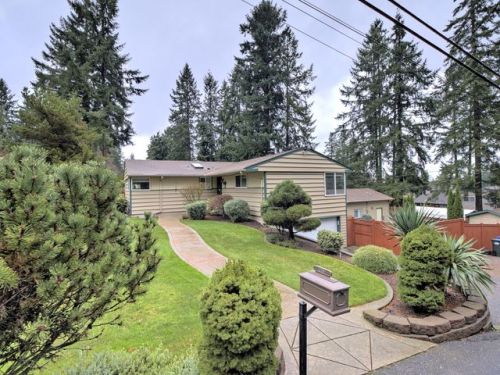 8923 104th St, Lakewood, WA 98498-3819