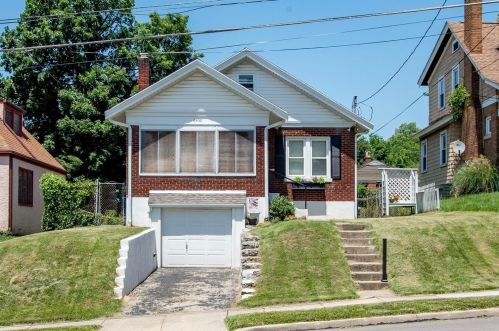 6430 Bramble Ave, Cincinnati, OH 45227-3028