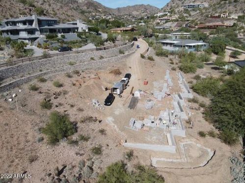 6825 39th Pl, Scottsdale, AZ 85253-3271