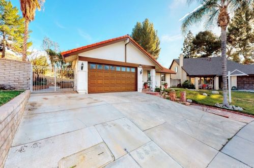 15400 Nasturtium Dr, Santa Clarita, CA 91387-1846