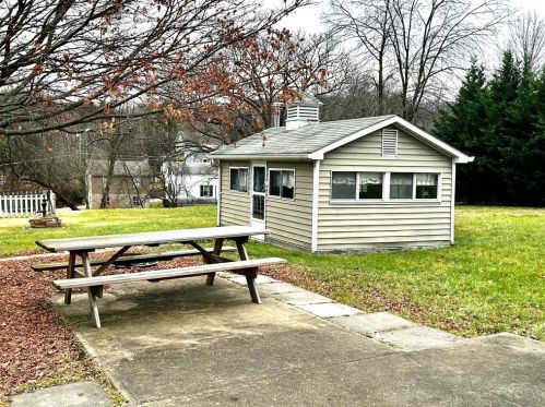 412 Pless Way, Saltsburg PA  15681-8979 exterior