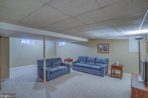 42 Saratoga Dr, New Castle DE  19720-4232 exterior