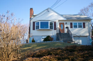 9 Belleview Ave, Crotonville, NY 10562-4309