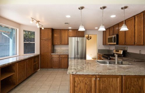 2836 Marsh Creek Ln, Riverbank CA  95367-3828 exterior