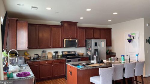 14840 Mason Creek Cir, Woodbridge VA  22191-3361 exterior