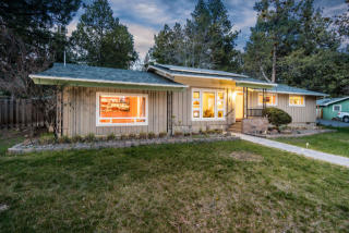 1288 Iowa Ave, Bend OR  97701-1002 exterior