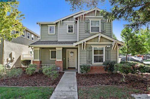 2 Addison Ct, West Pittsburg, CA 94565-7534